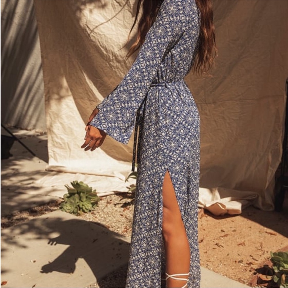 Lulu’s Women’s Mandala Daydream Blue Print Maxi Dress Long Sleeves Versatile - Picture 4 of 5